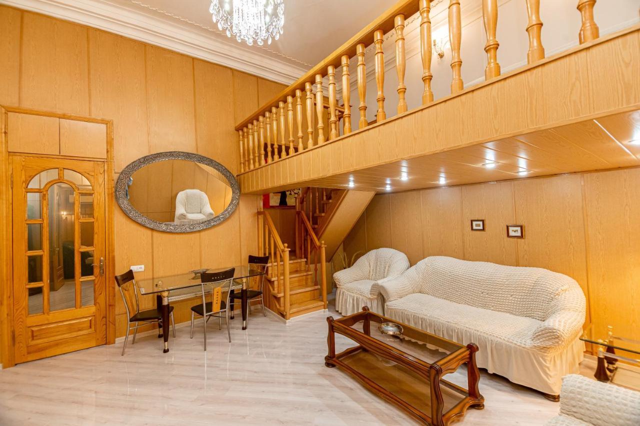 Rustaveli Downtown Aparthotel Tbilisi Ngoại thất bức ảnh