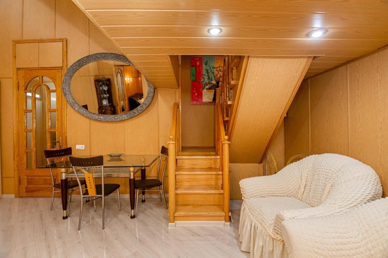 Rustaveli Downtown Aparthotel Tbilisi Ngoại thất bức ảnh