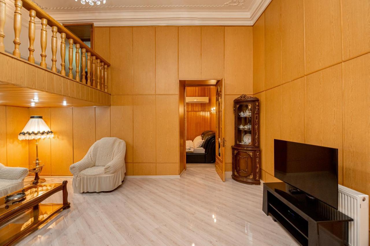 Rustaveli Downtown Aparthotel Tbilisi Ngoại thất bức ảnh