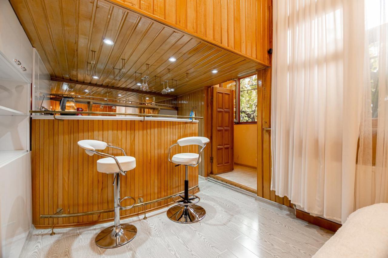 Rustaveli Downtown Aparthotel Tbilisi Ngoại thất bức ảnh