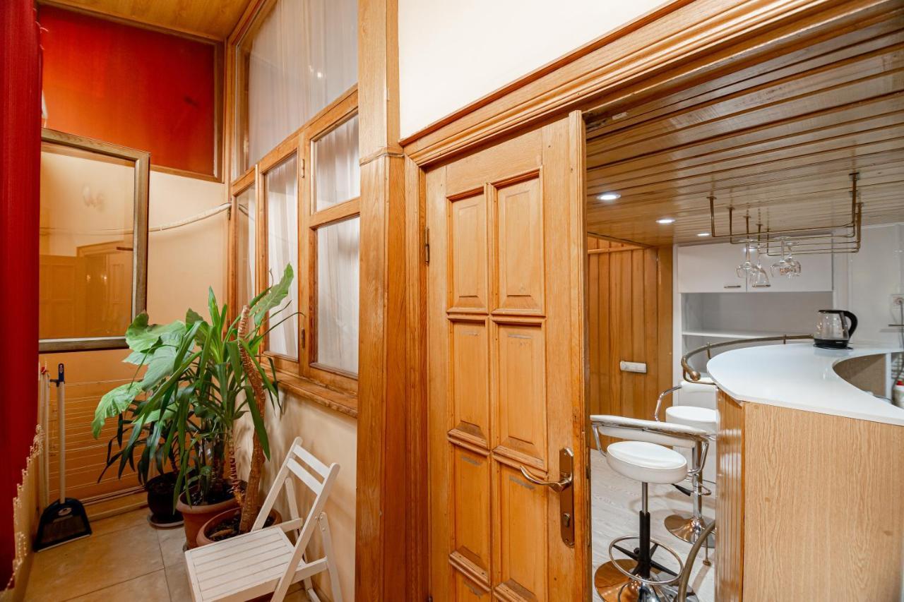 Rustaveli Downtown Aparthotel Tbilisi Ngoại thất bức ảnh