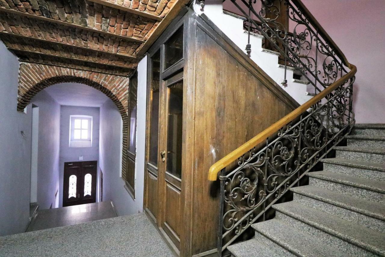 Rustaveli Downtown Aparthotel Tbilisi Ngoại thất bức ảnh